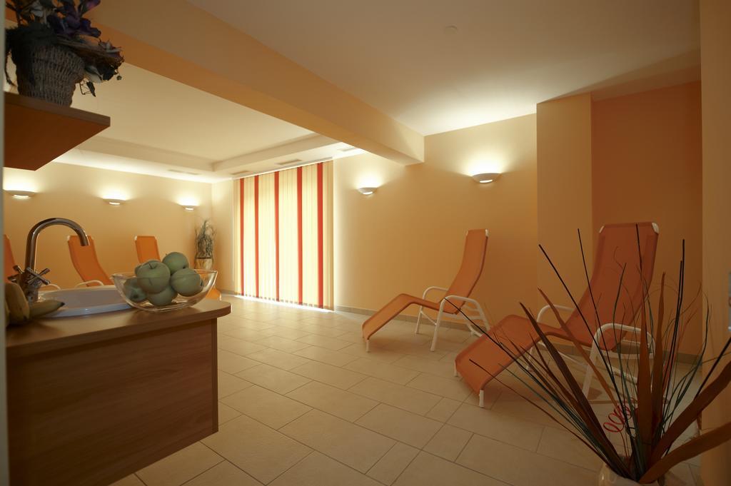 Pariente Hotel