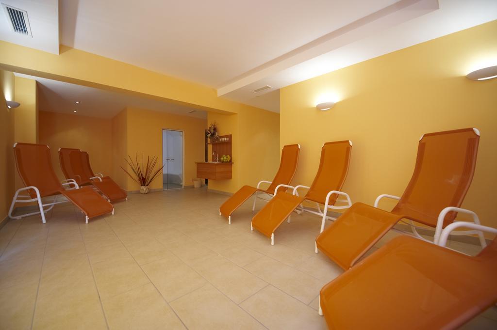Pariente Hotel